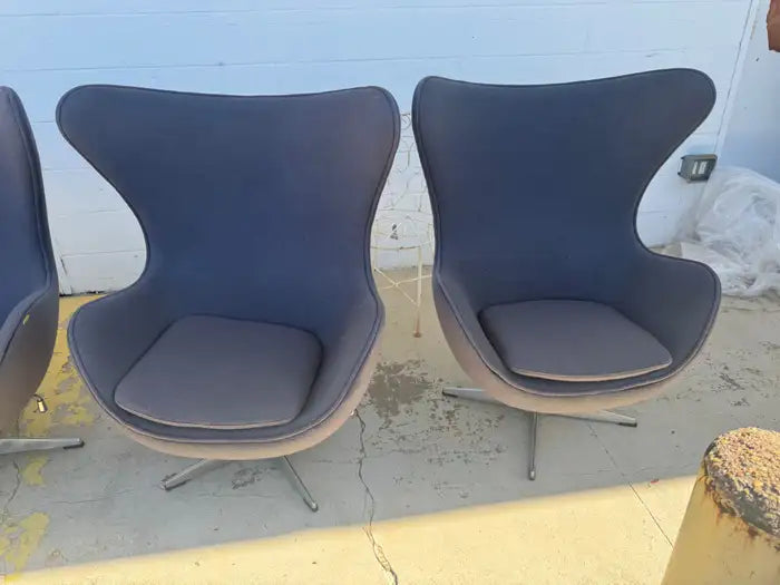 Vintage Arne Jacobsen Egg lounge chairs for modern interiors