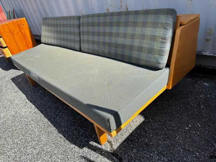 Danish Modern Hans Wegner style oak frame daybed