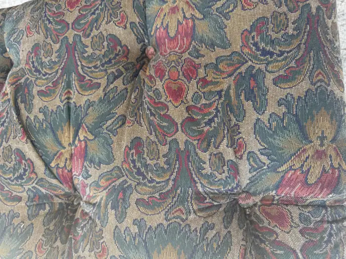 Decorative tufted ottoman for vintage home interiors