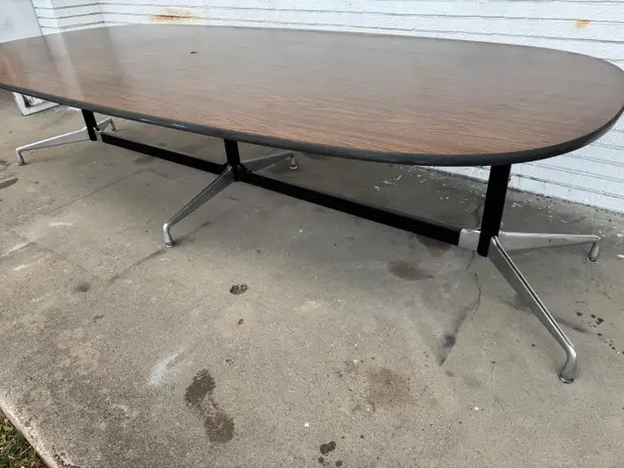 Professional meeting room table with architectural base design