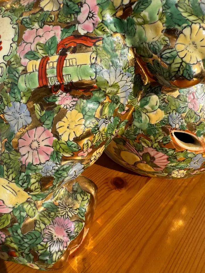 Foo dog sword mouth sculpture