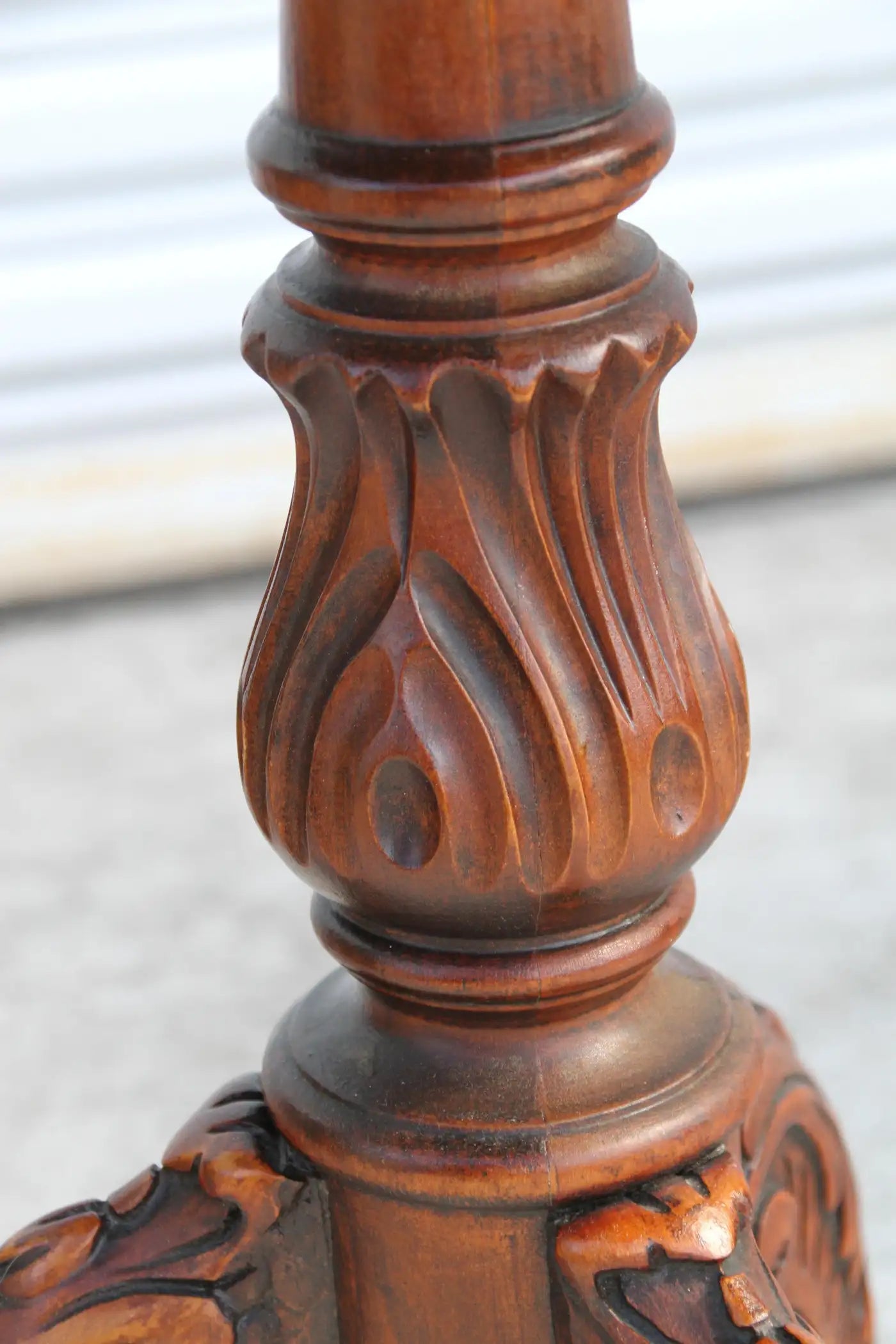 Vintage Mahogany Carved Pie Crust Accent Table