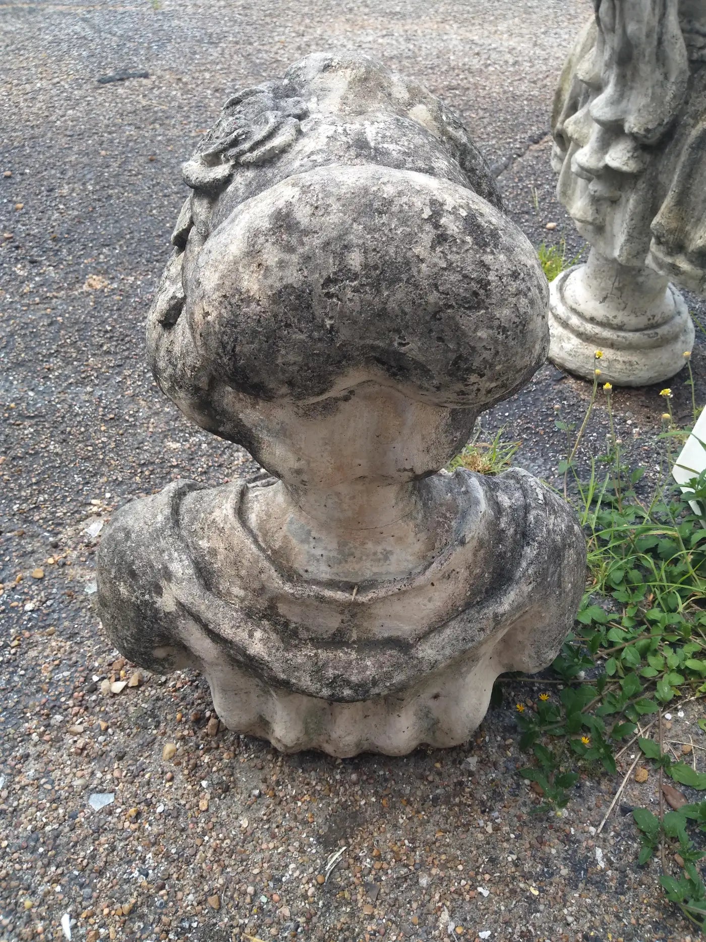 Resin Haitian woman figurine for garden
