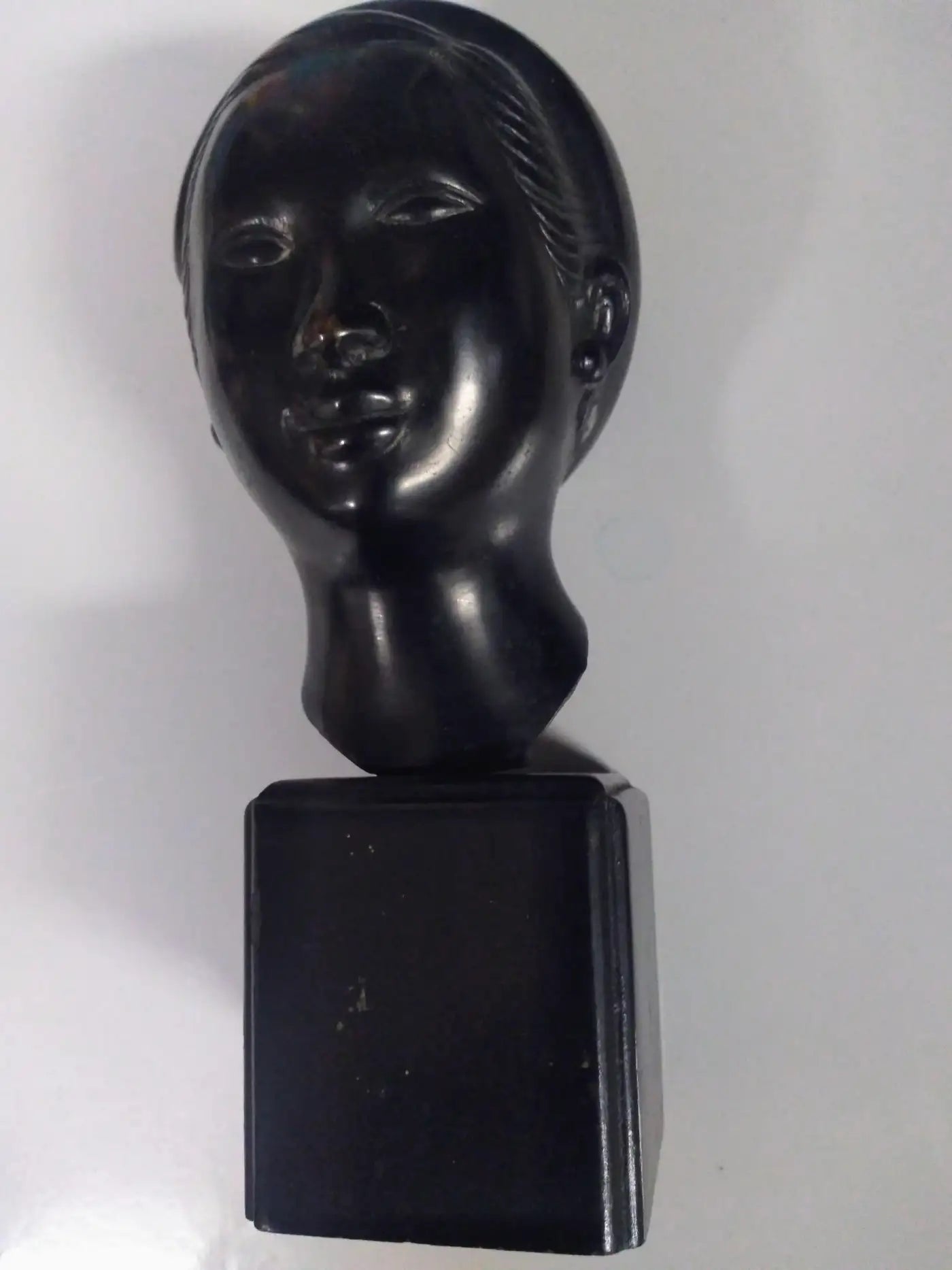 Contemporary Vietnamese bronze sculpture