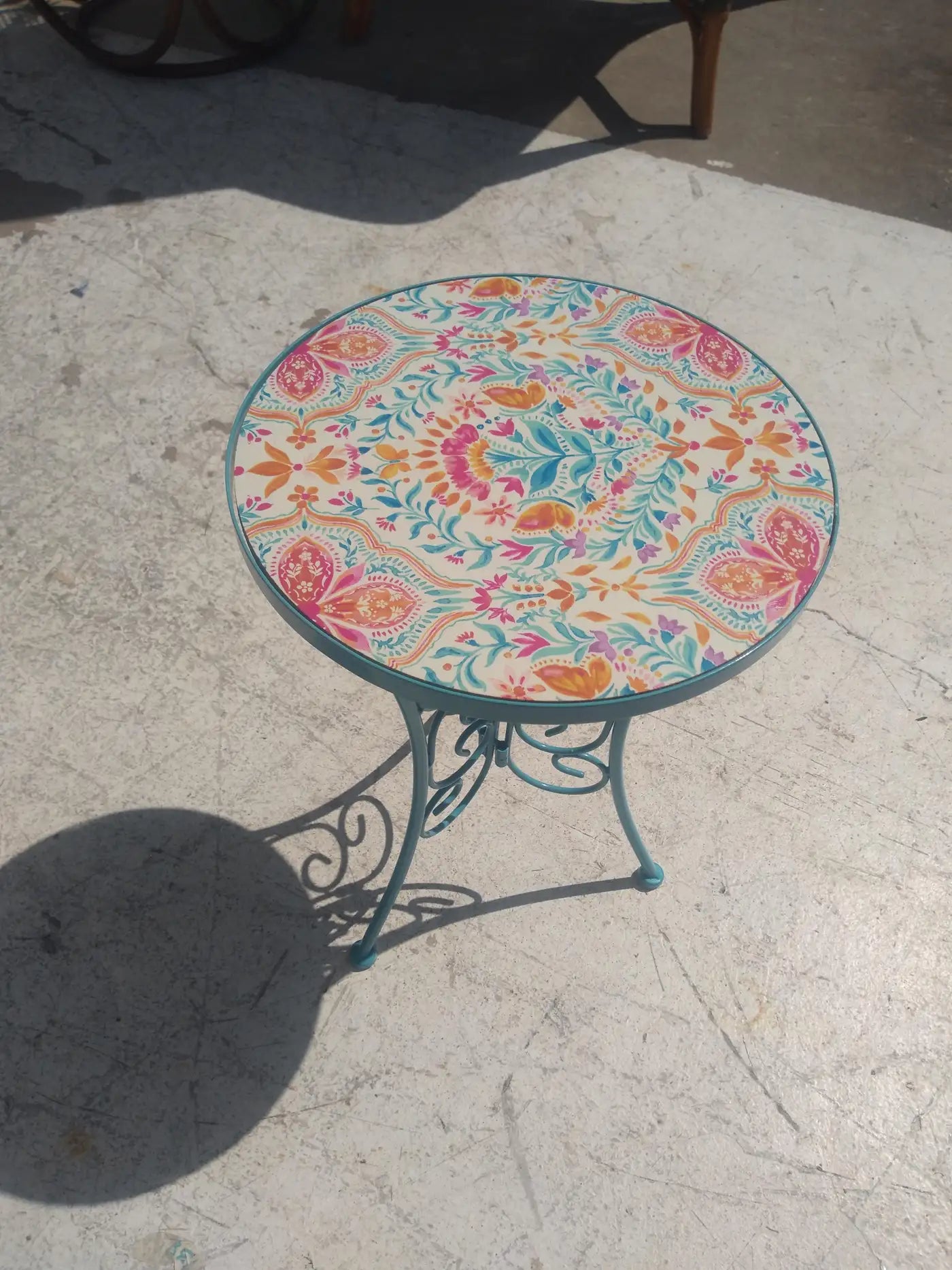 Metal with Round Tile Top Side Table