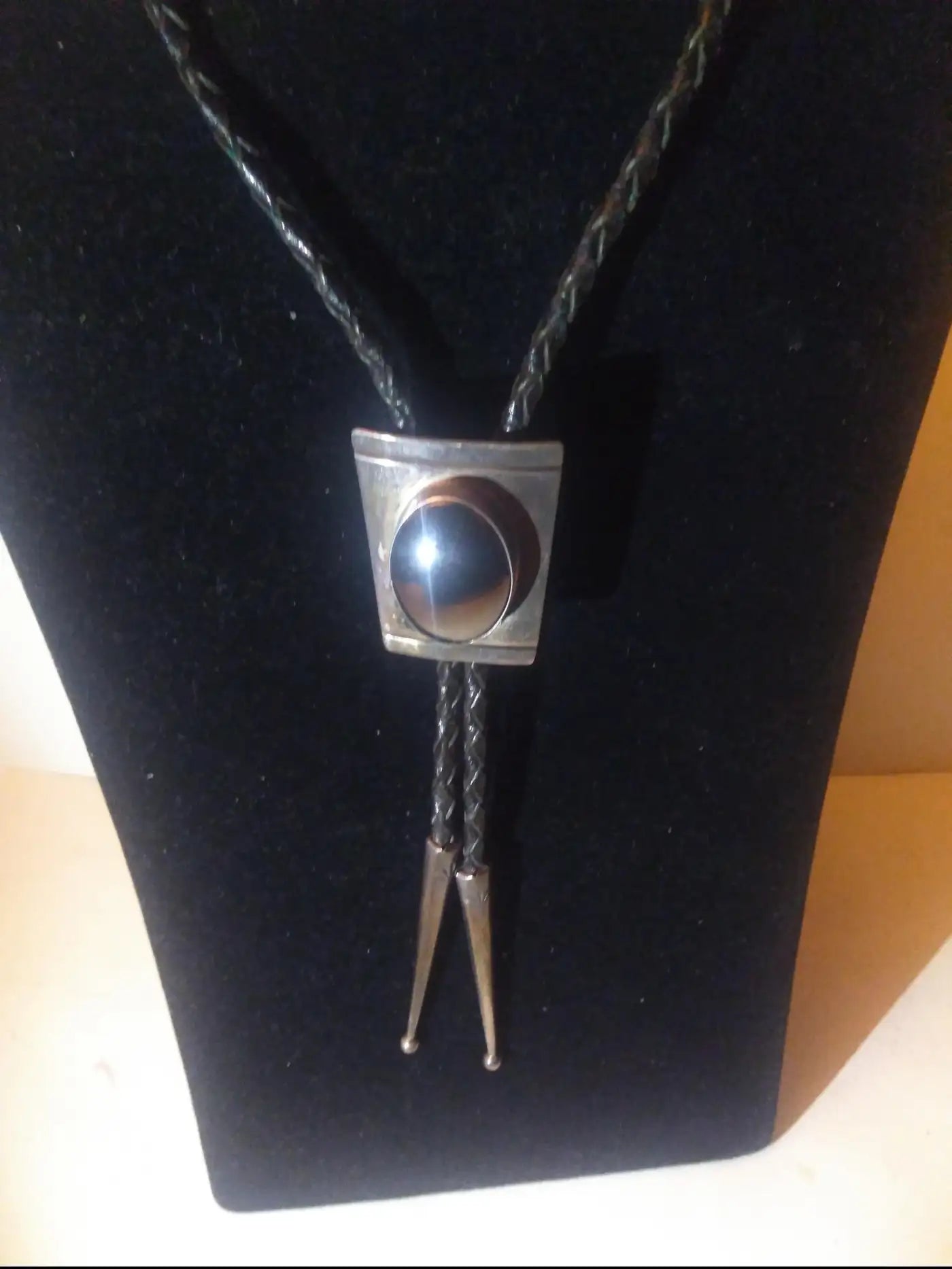 38" Leather& Sterling Bolo.Tie w/ Oval Onyx Setting Medallion