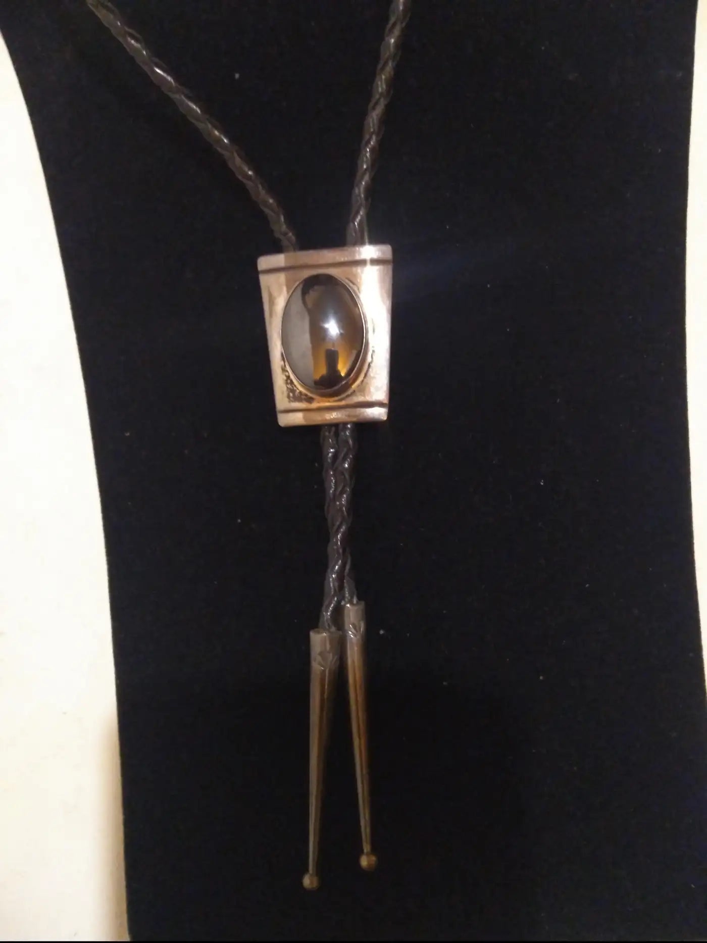 38" Leather& Sterling Bolo.Tie w/ Oval Onyx Setting Medallion