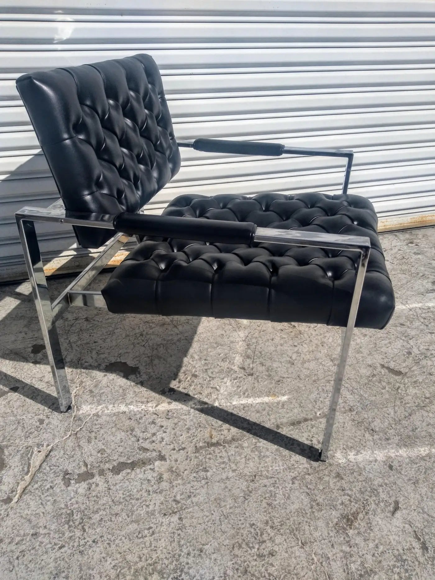 Designer leather lounge chair by Milo Baughman for Thayer Coggin