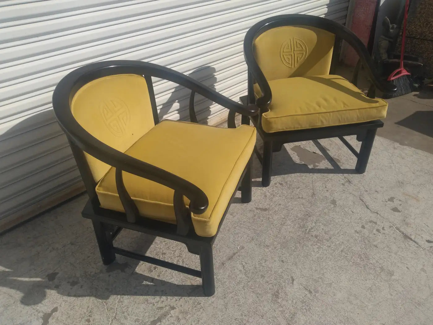 Elegant pair of vintage Chin Hua Ming style lounge chairs
