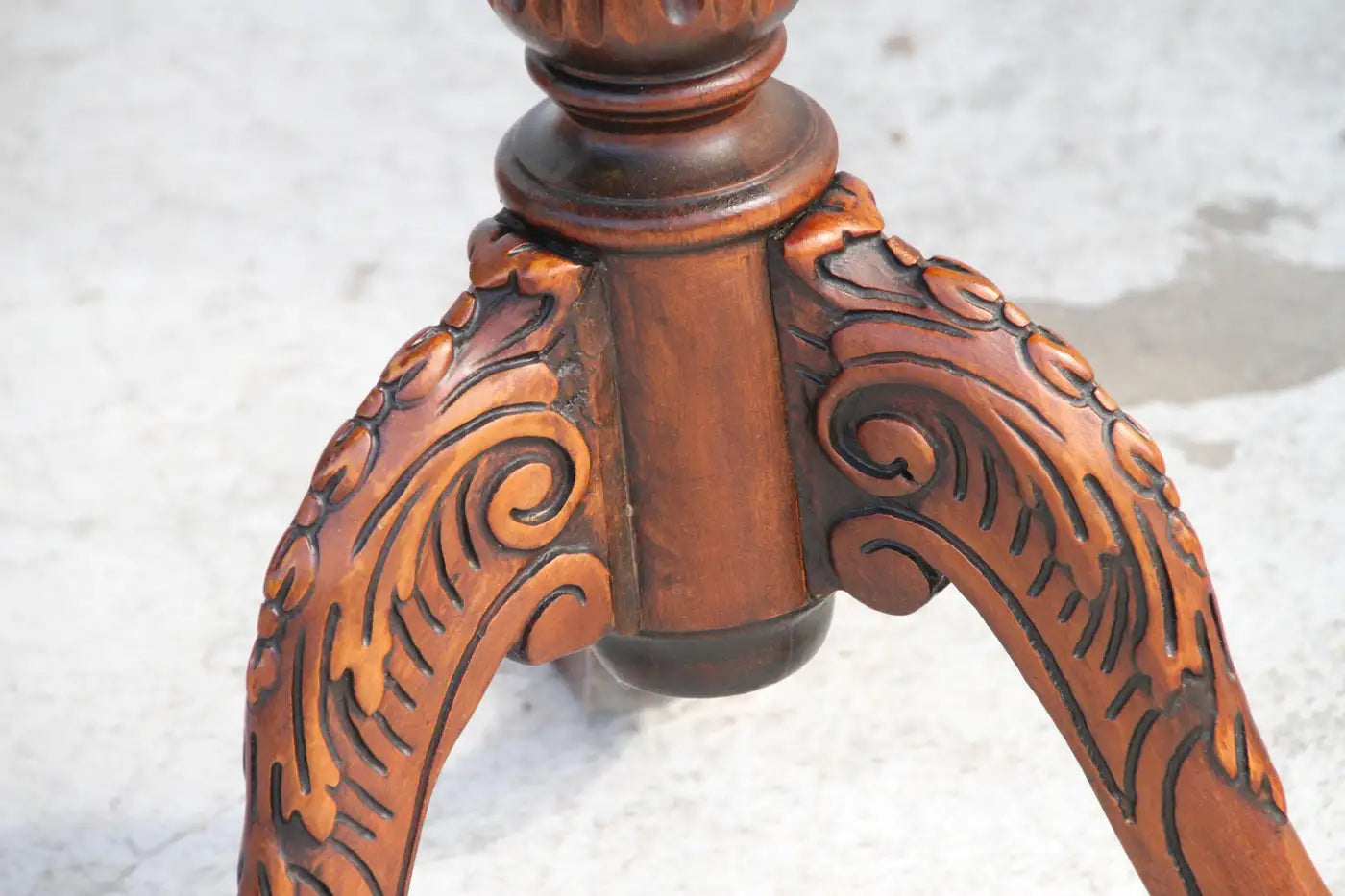 Vintage Mahogany Carved Pie Crust Accent Table