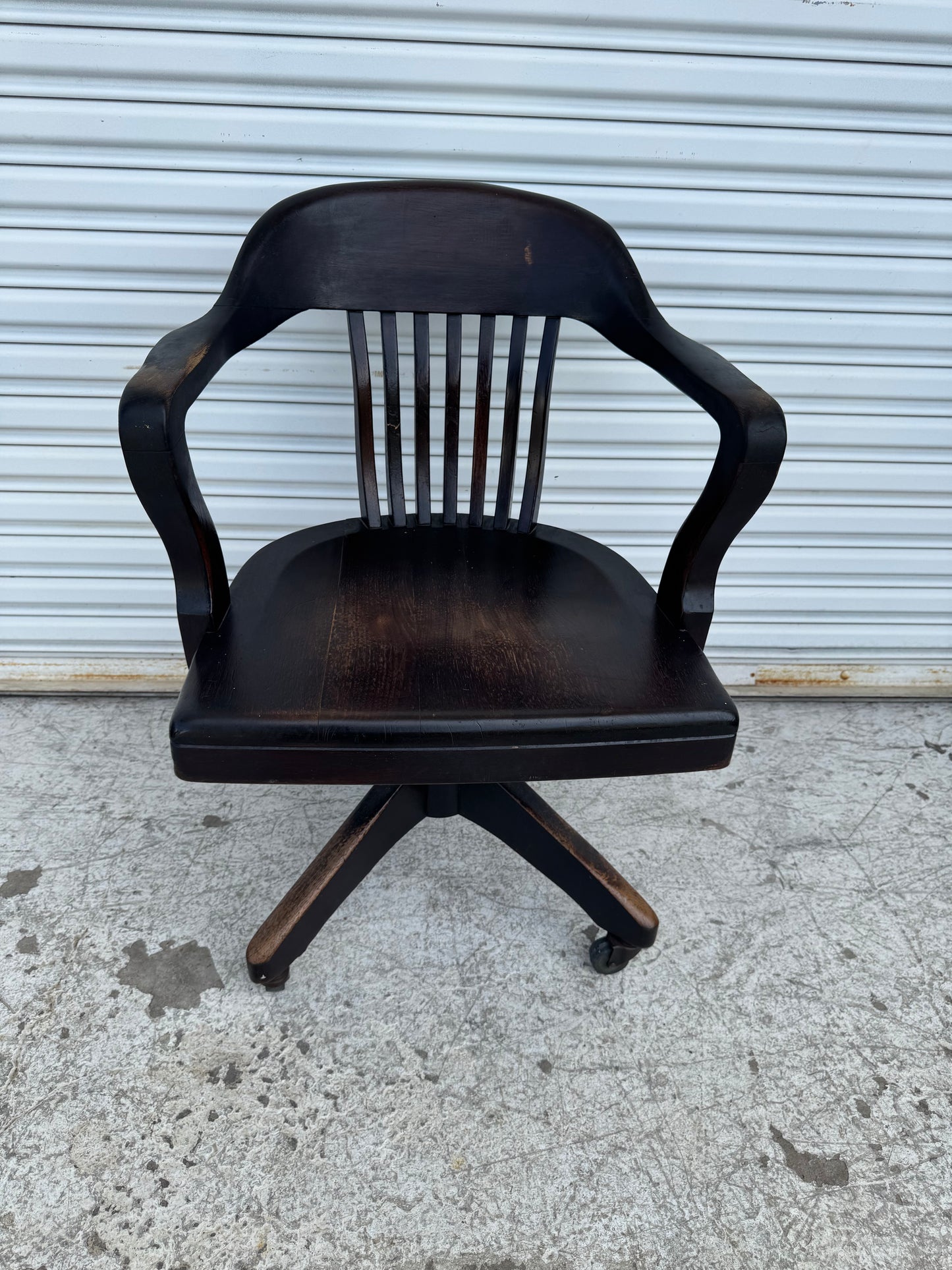 Early 19th Century Antique Oak Bankers Office Swivel Desk Chair