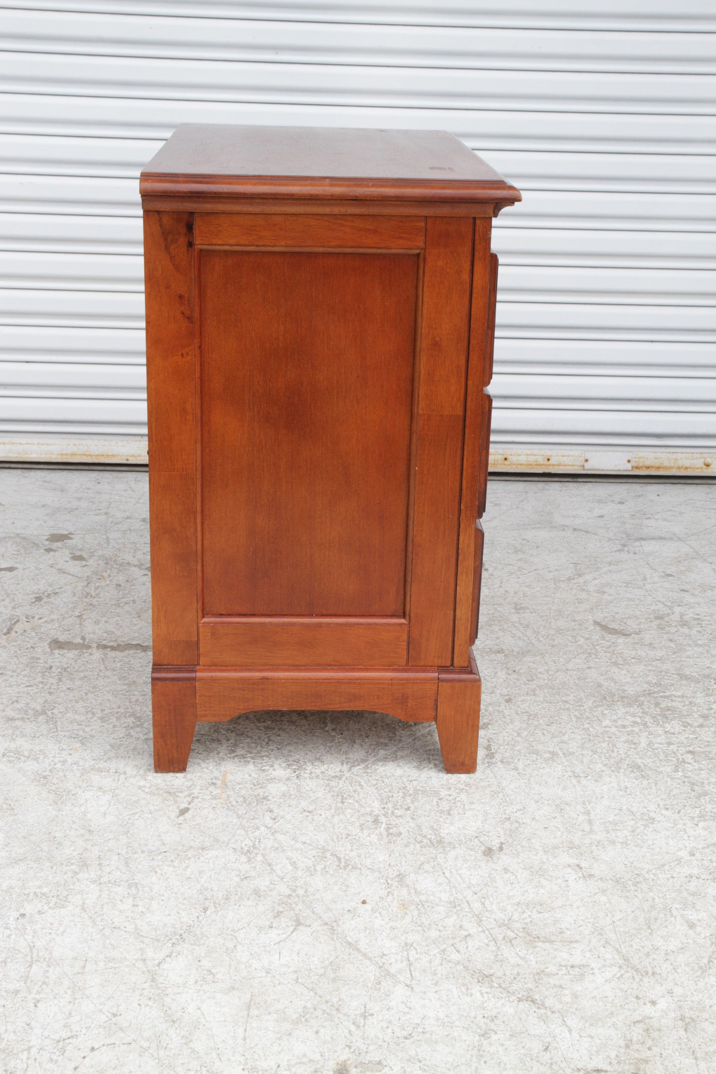 Pair of 3 Drawer Nightstand in Michael's Cherry