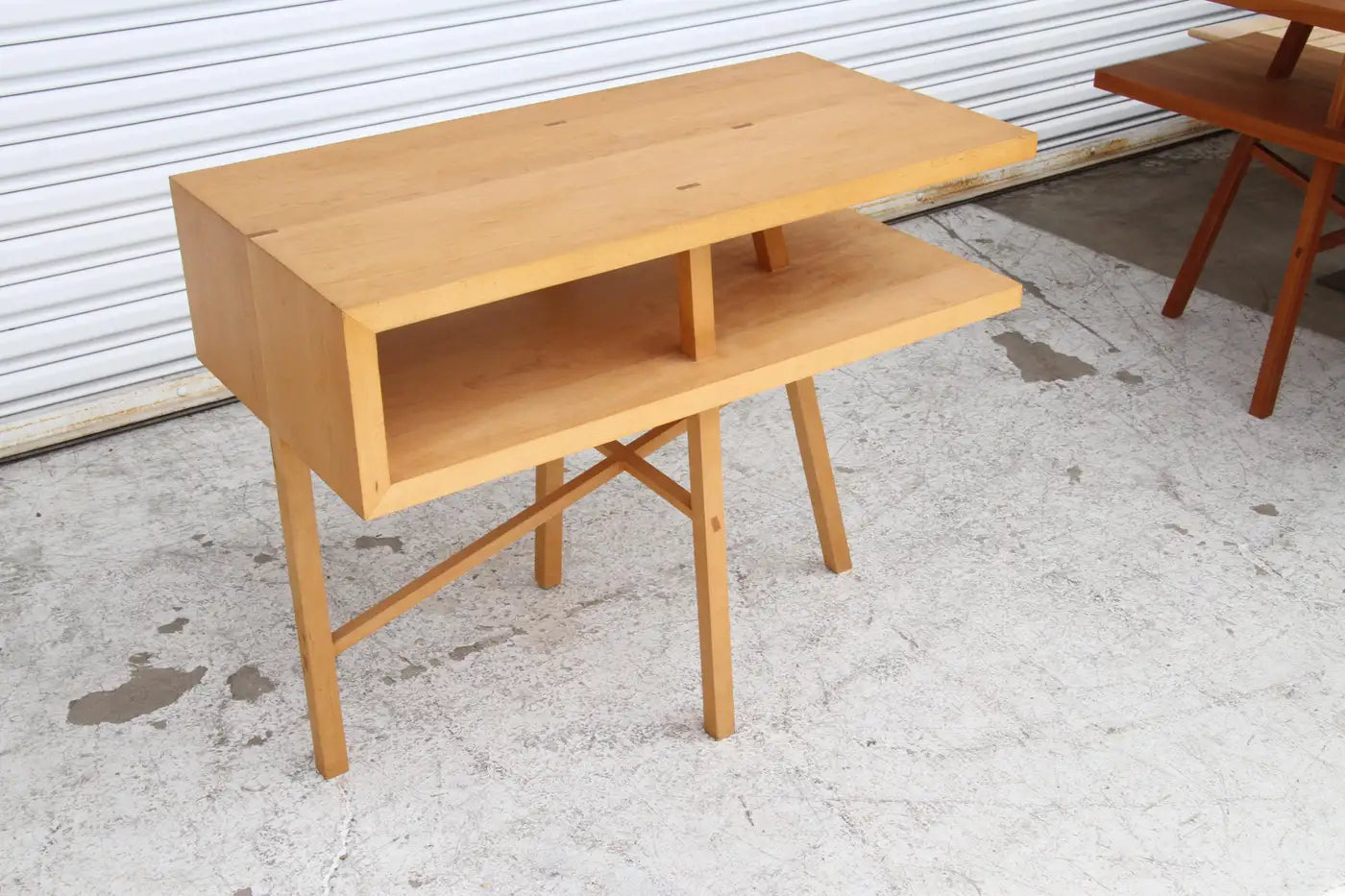 Architectural style maple table by Richard Meier