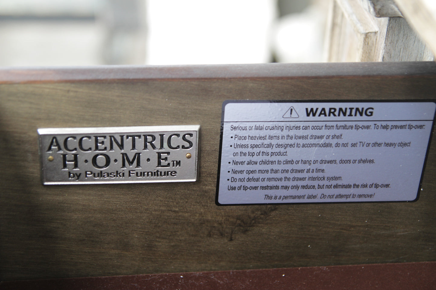 Pulaski Arabella Mirrored Nightstand