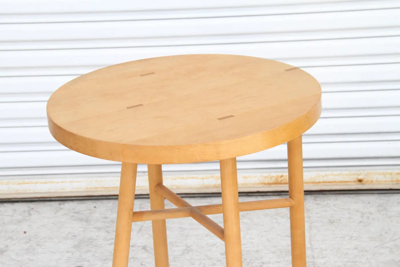 Minimalist round occasional table furniture