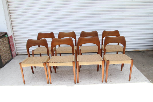 Set of 12 Møller Model 71 teak dining chairs