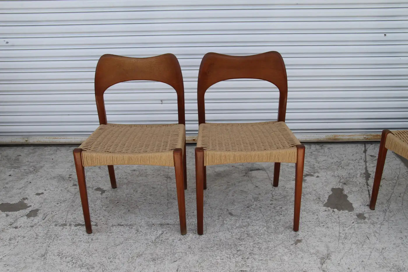 Scandinavian MCM papercord dining chairs