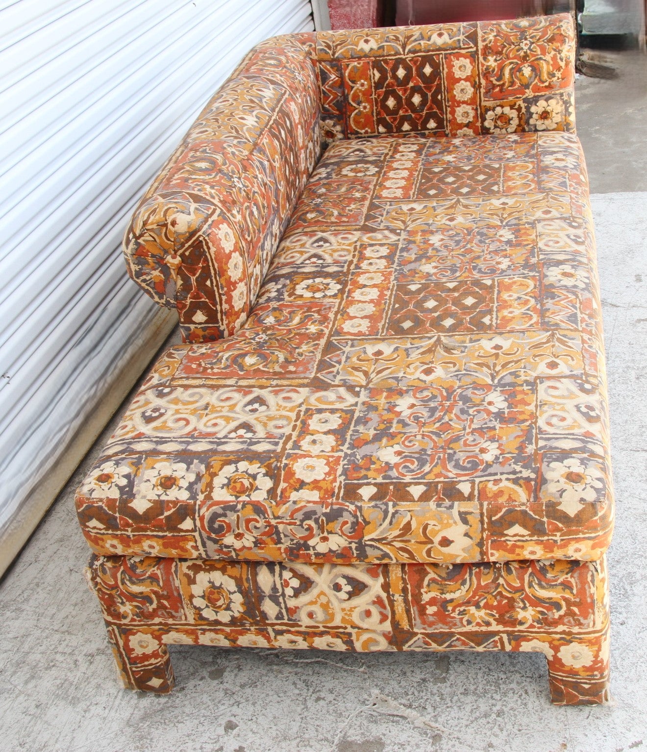 Retro Floral Chaise Lounge in Orange