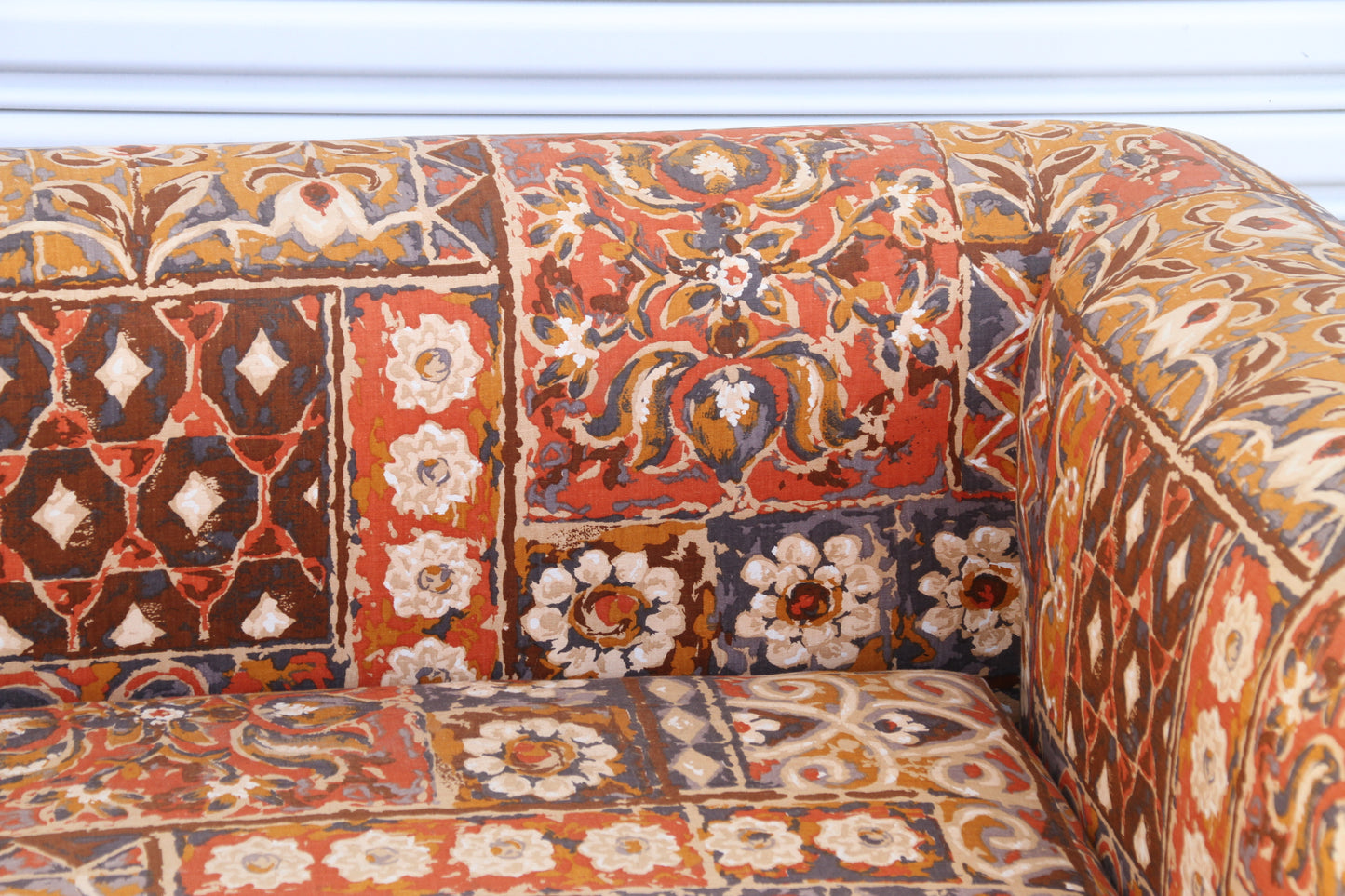 Retro Floral Chaise Lounge in Orange