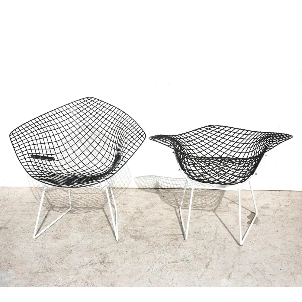 Harry Bertoia two-tone designer lounge chair