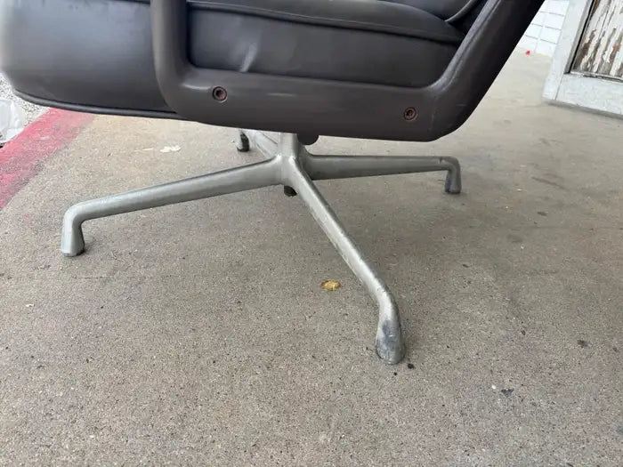 Iconic mid century modern leather desk chair by Herman Miller