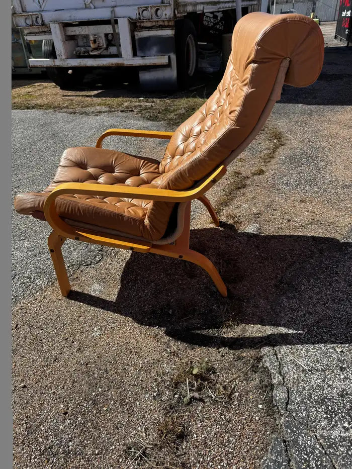Vintage Japanese modern leather lounge chair with flowing curves