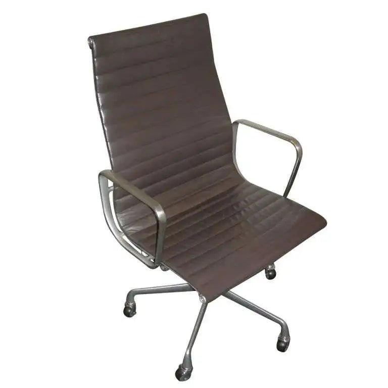 Metro Retro Furniture mid-century modern chair