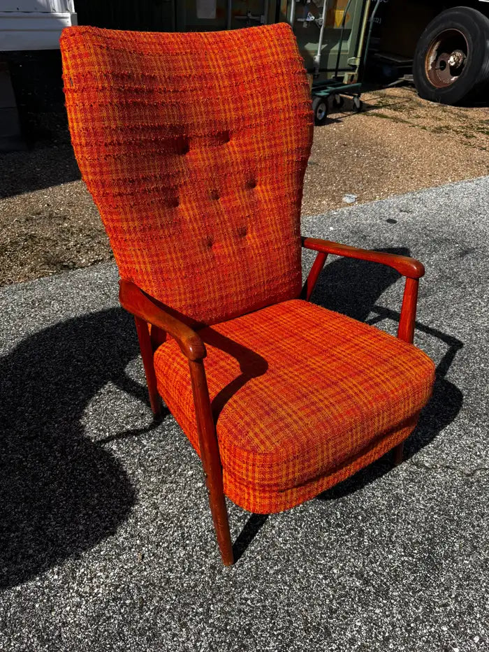 Mid century high back button tufted chair