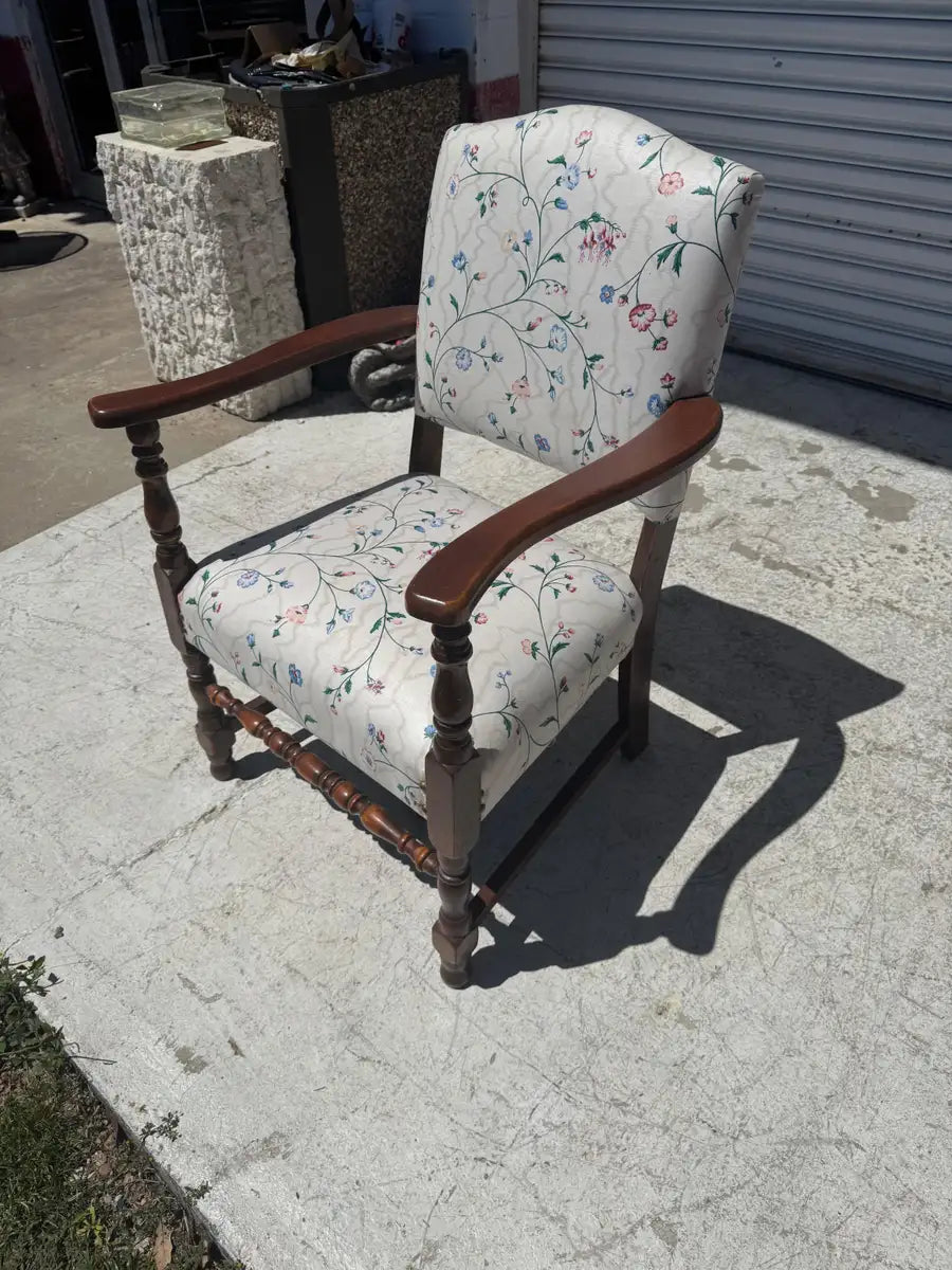 mid century accent chair for desk and workspace