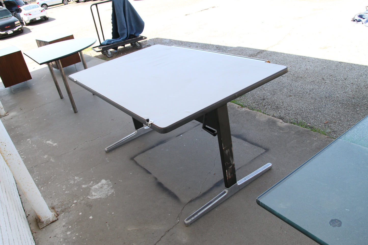 Contemporary professional drawing workstation