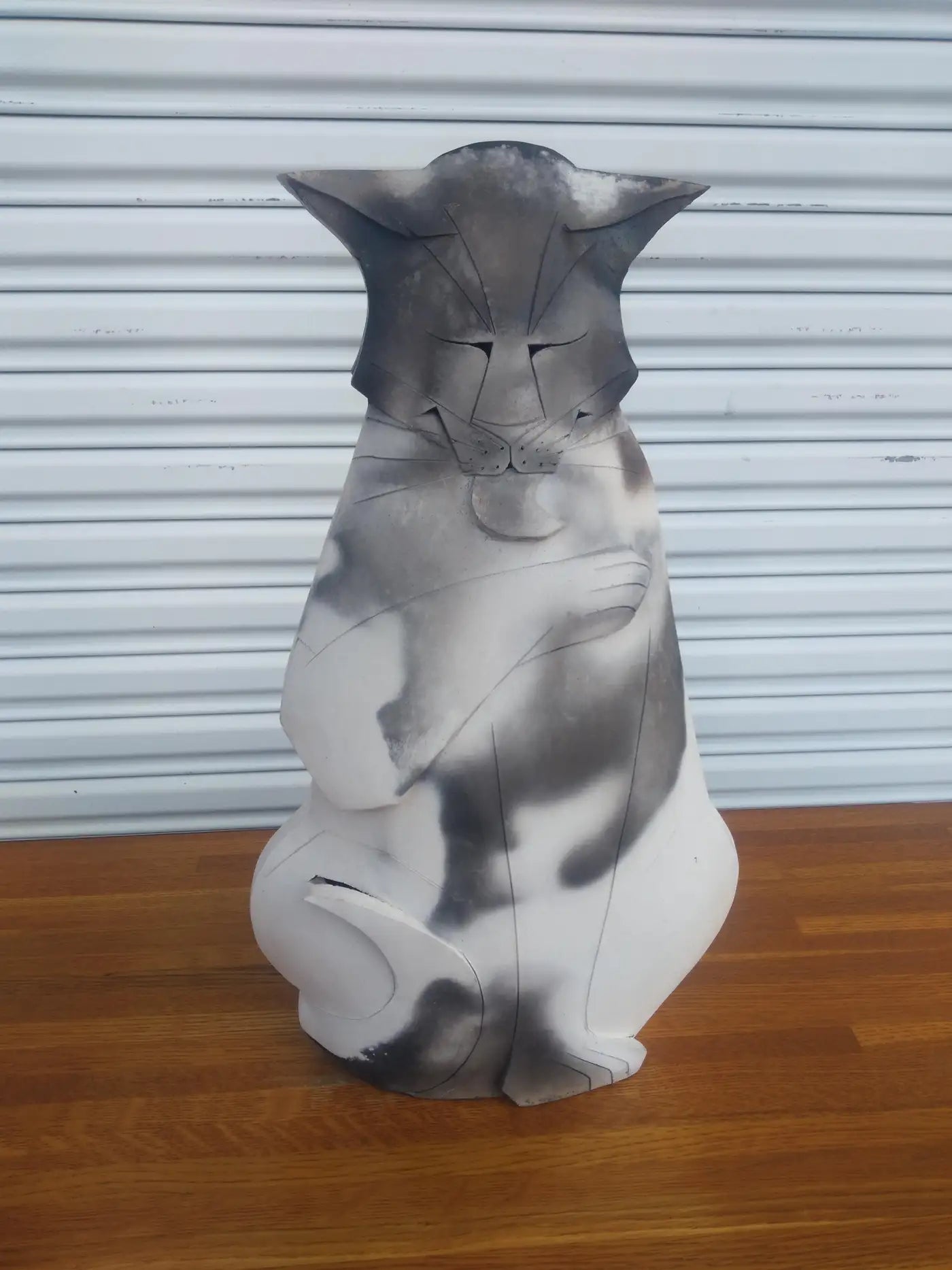 Artisan handcrafted cat sculpture modern style