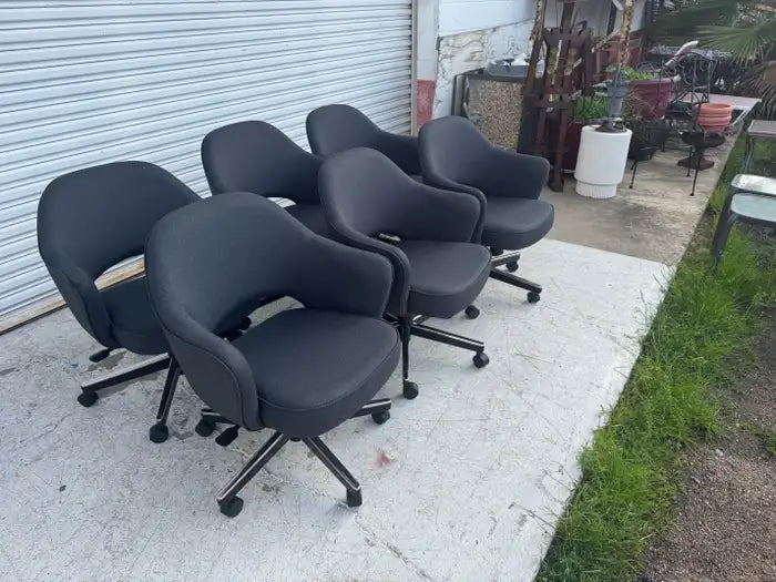 Mid-century modern Knoll Tulip chair with white pedestal base