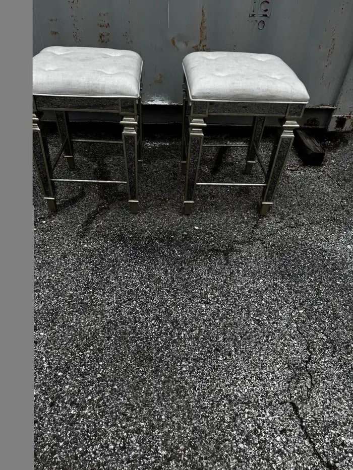 Modern vanity stool mirrored finish