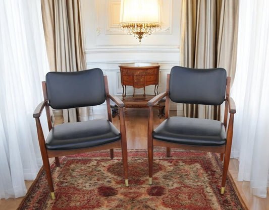 Pair of Mid-century side guest chairs by Gregson