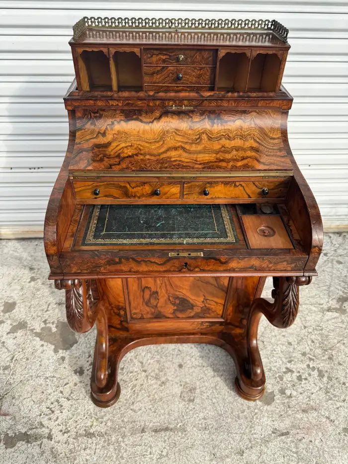Burlwood grain writing desk