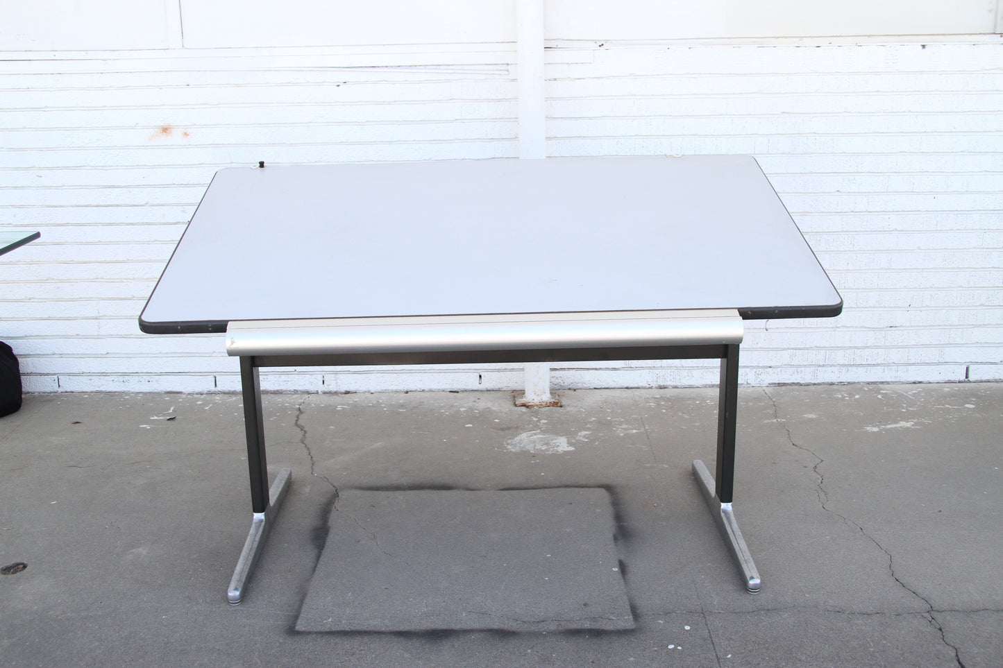 Professional drafting table for architects and engineers