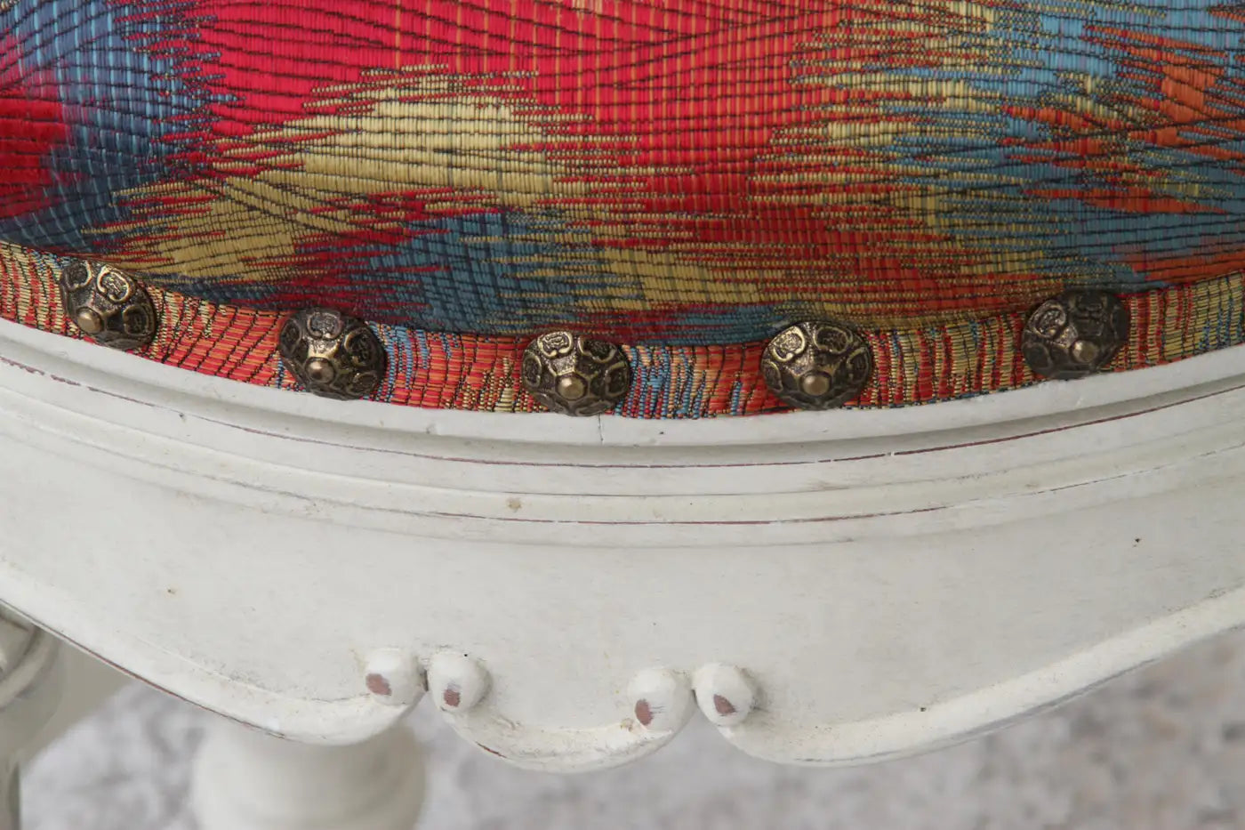 Accent chair style Provincial bar stools