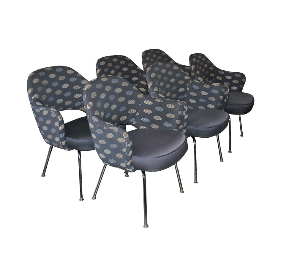 Set of 6 Eero Saarinen arm chairs Knoll mid-century Metro Retro