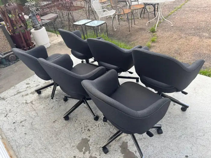 Sculptural Tulip chair with upholstered cushion