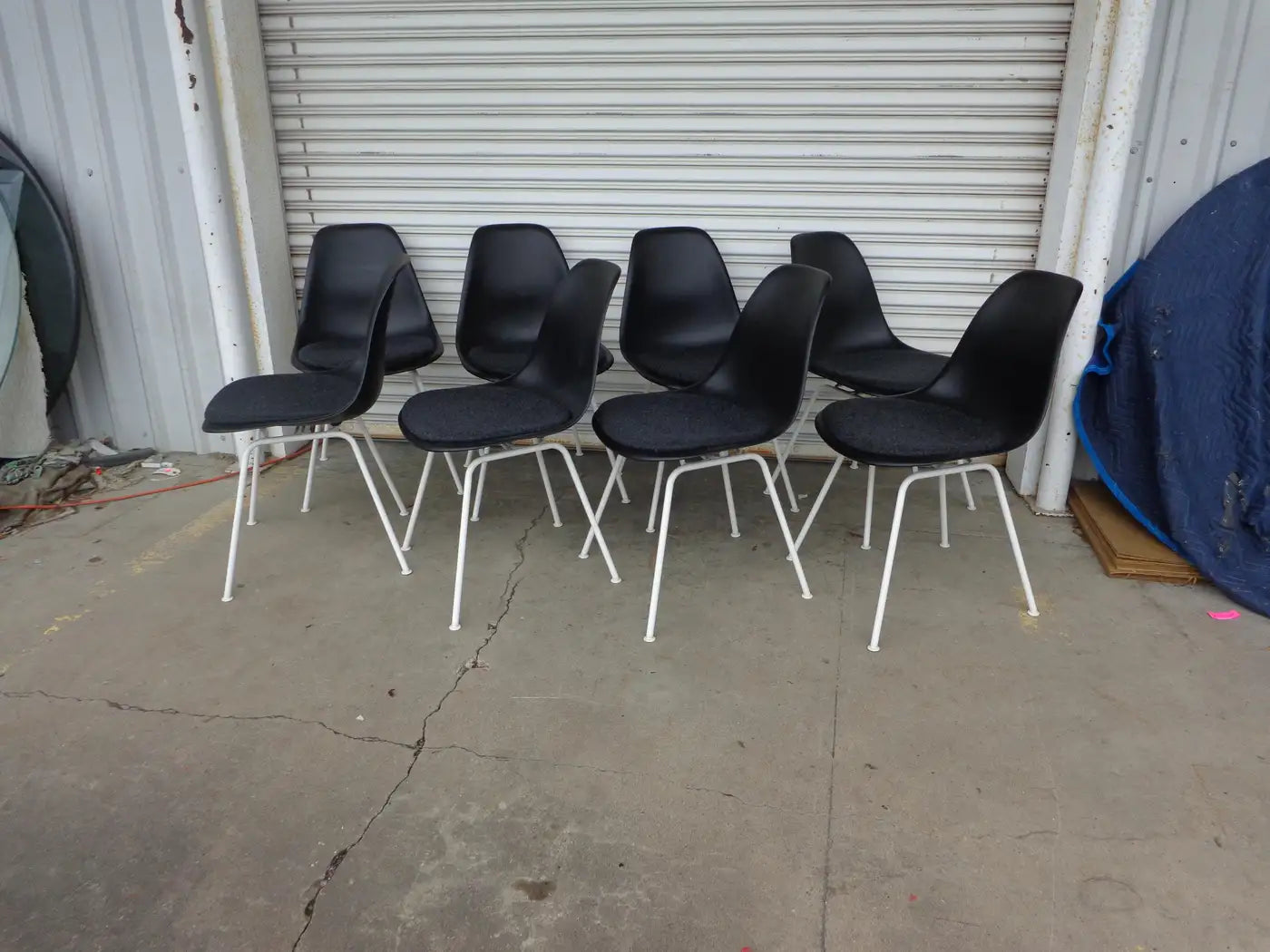 Contemporary office Eames side chairs