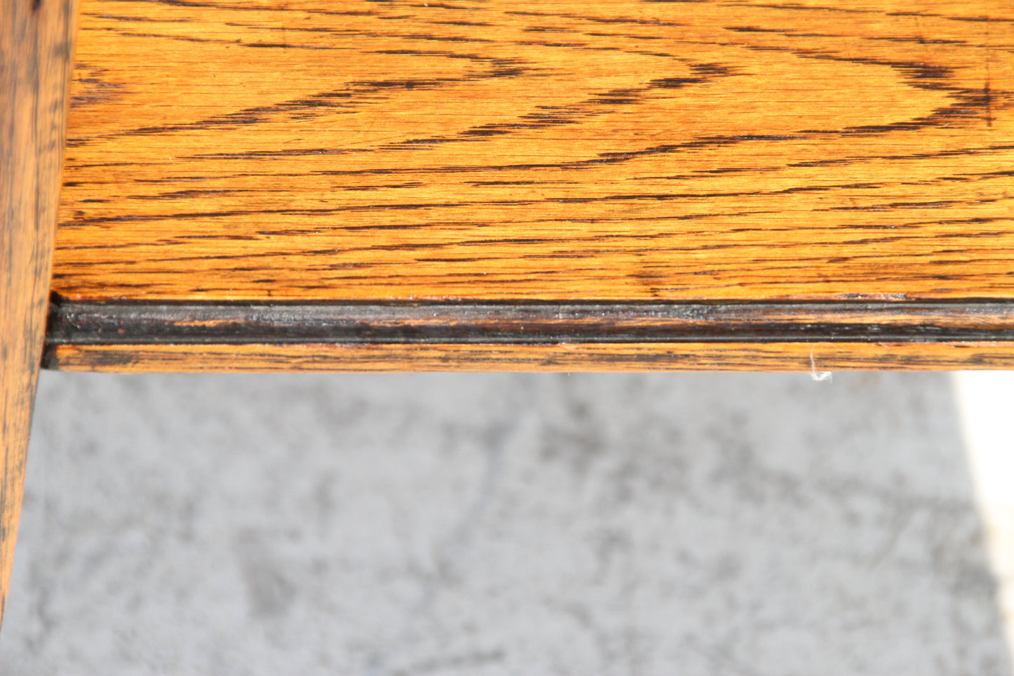 Elm Cricket Wood Table