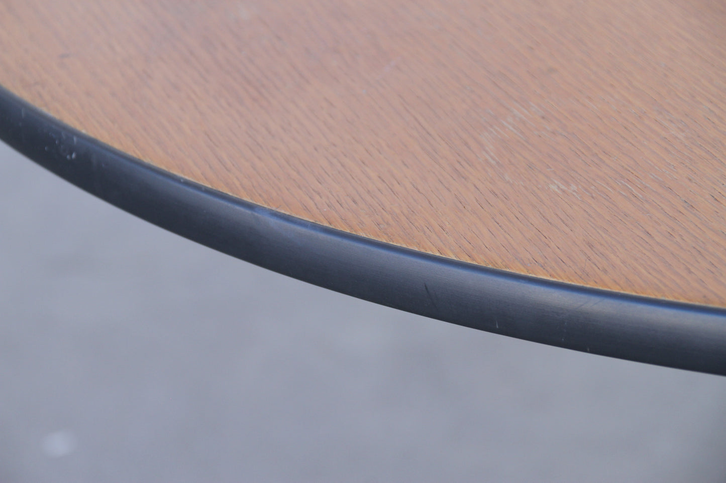 Vintage Modern Dinning table By Herman Miller