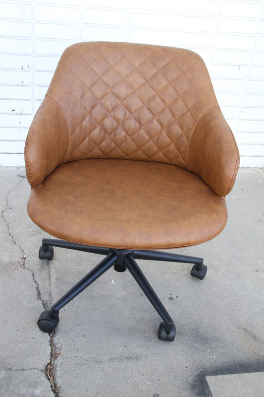 Arts Wish brown leather chair