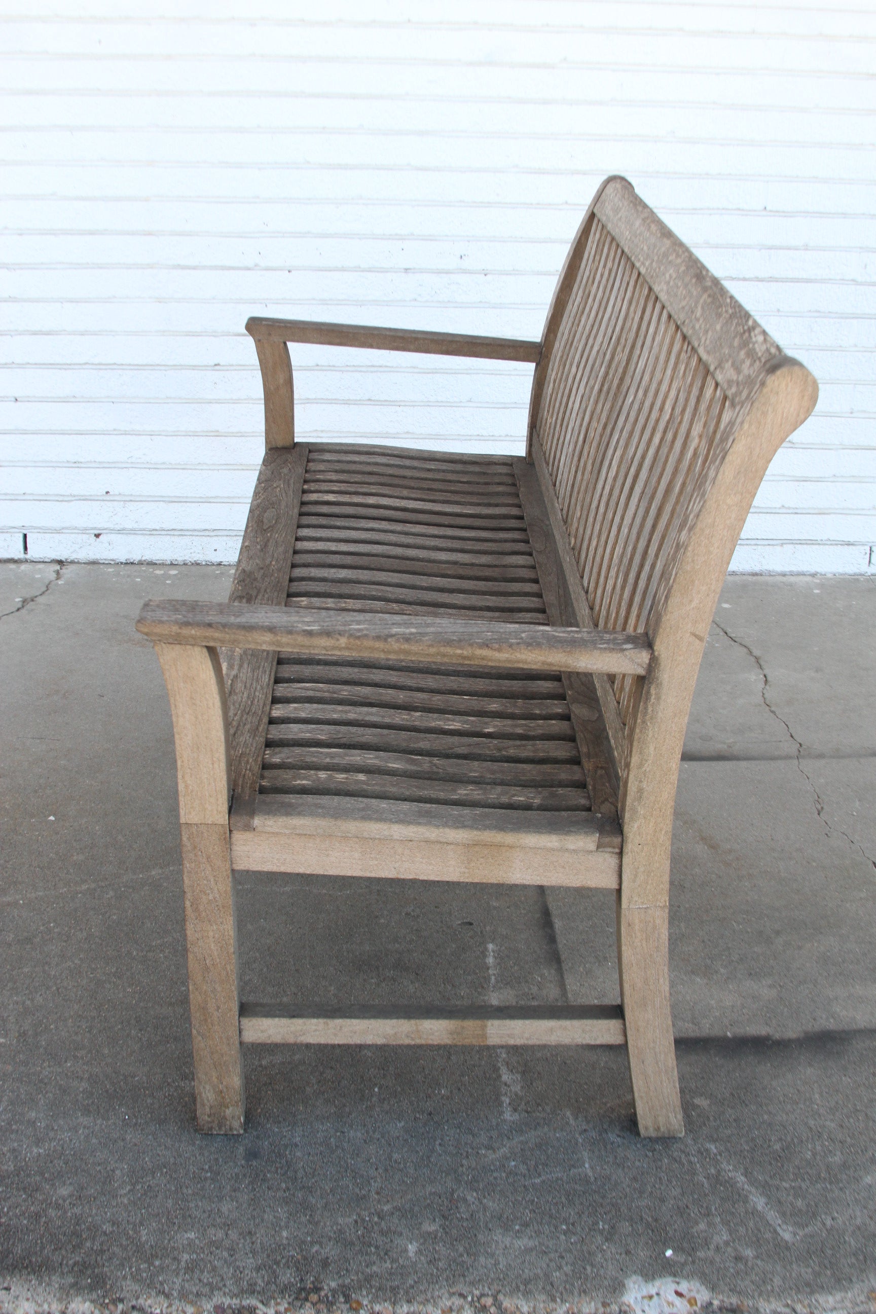 Experience the ultimate in outdoor luxury with the Kingsley Bates Outdoor Bench. Expertly crafted with premium materials, this bench exudes sophistication and elegance.