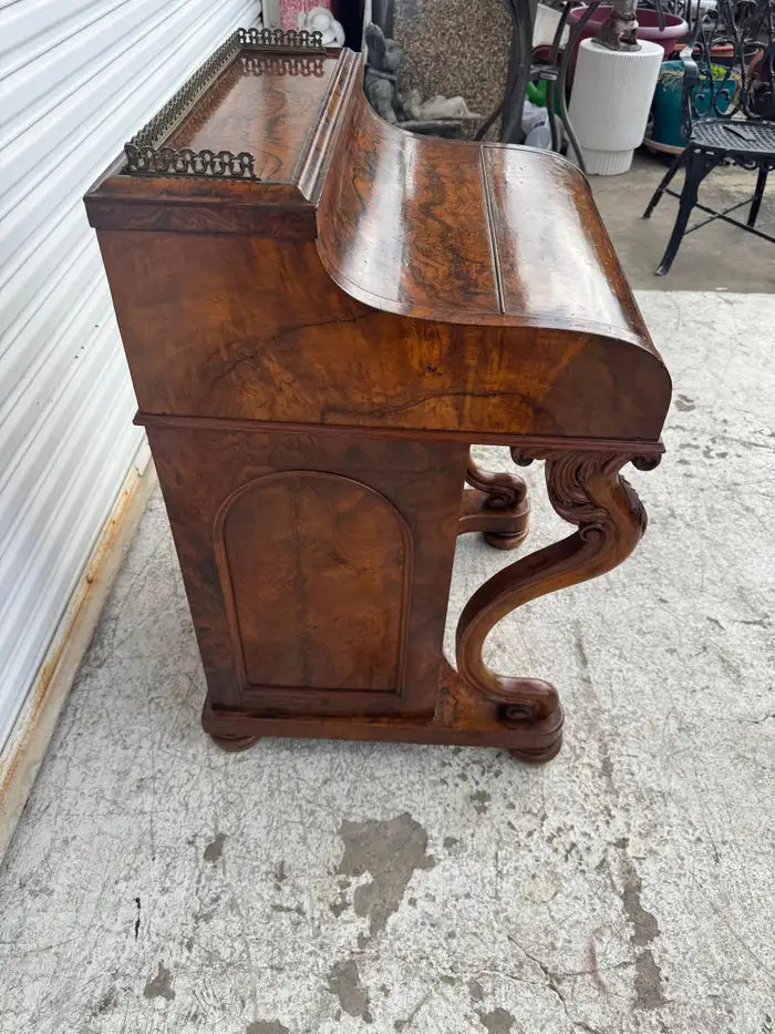 Decorative antique Davenport