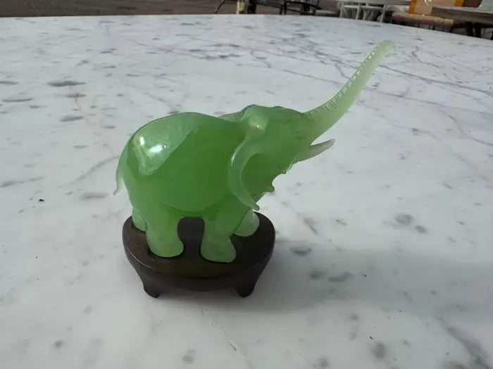 Marble patterned jade elephant carved stone piece