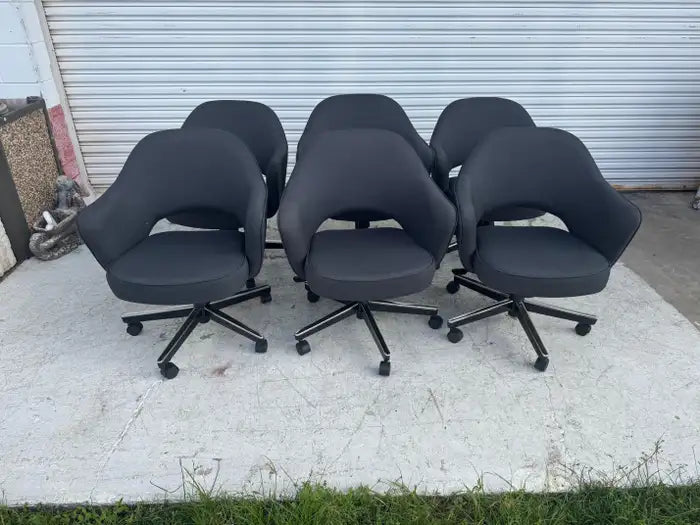Vintage Saarinen pedestal chair for modern dining room