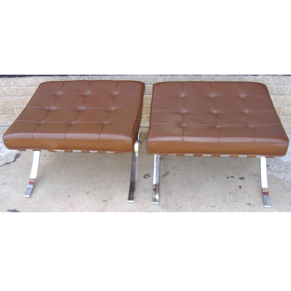 (1) Knoll Barcelona Ottoman Van Der Rohe Leather Stainless (MR9015)