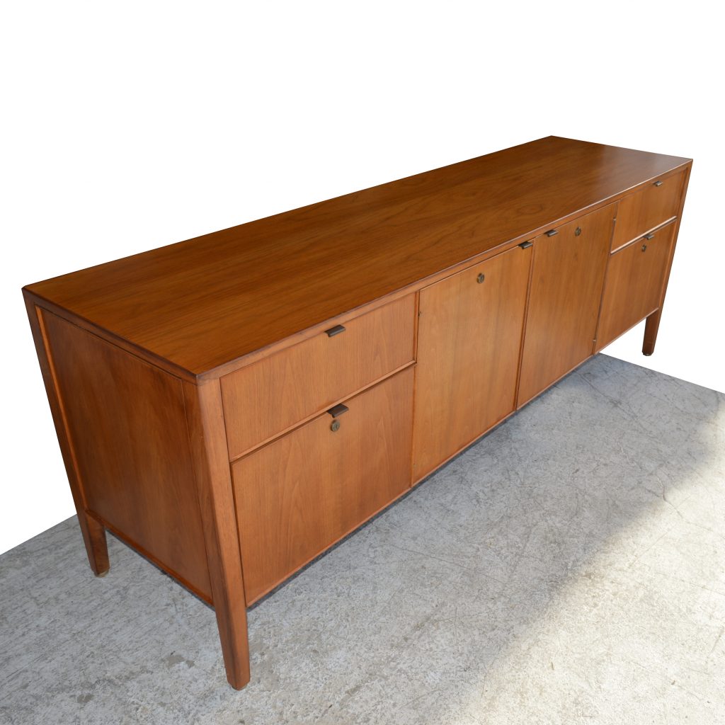 6ft Vintage Stow Davis Wood Credenza (MR6871)