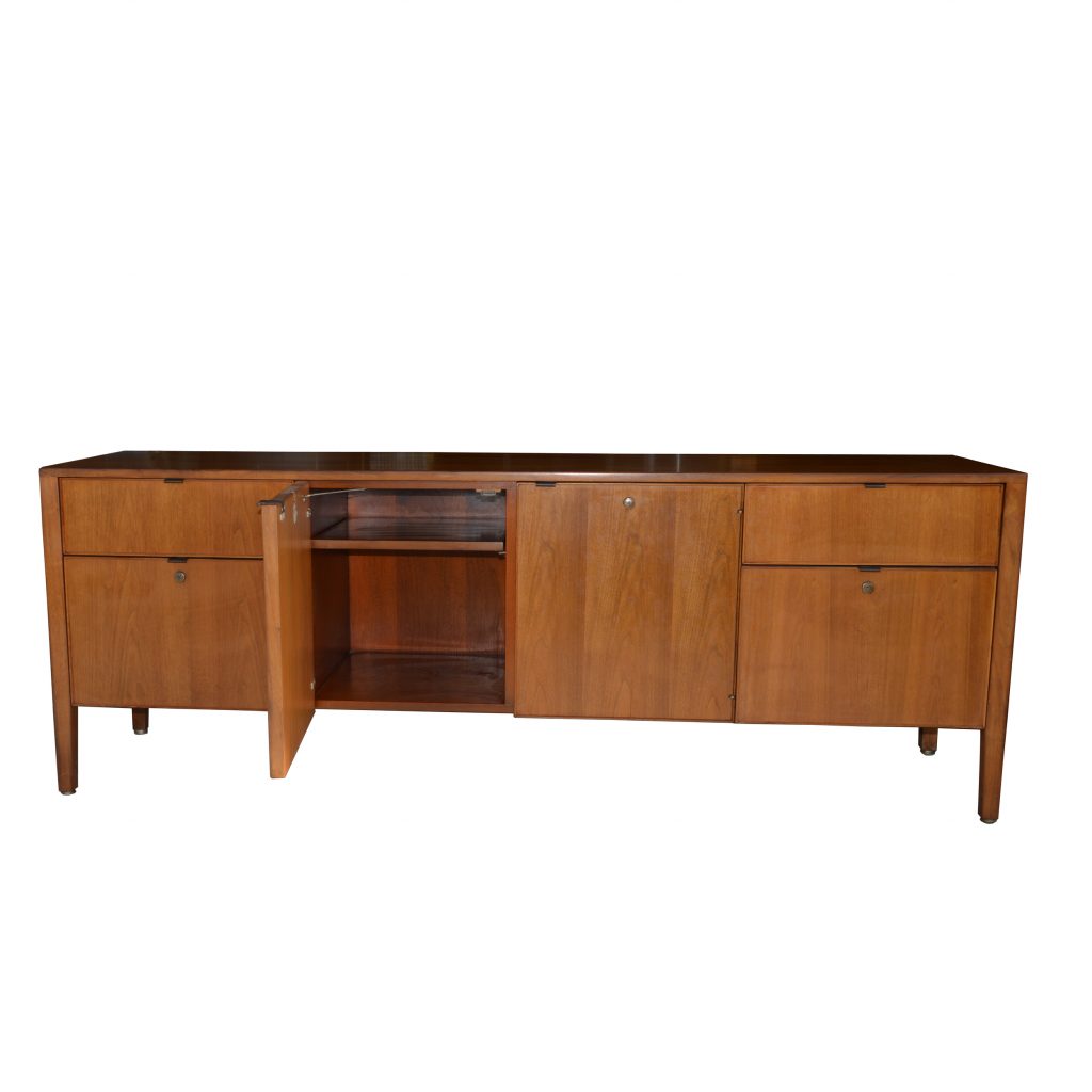 6ft Vintage Stow Davis Wood Credenza (MR6871)
